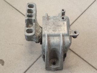 bontott VW GOLF V Motor Tartó Bak (Pozíciófüggetlen)