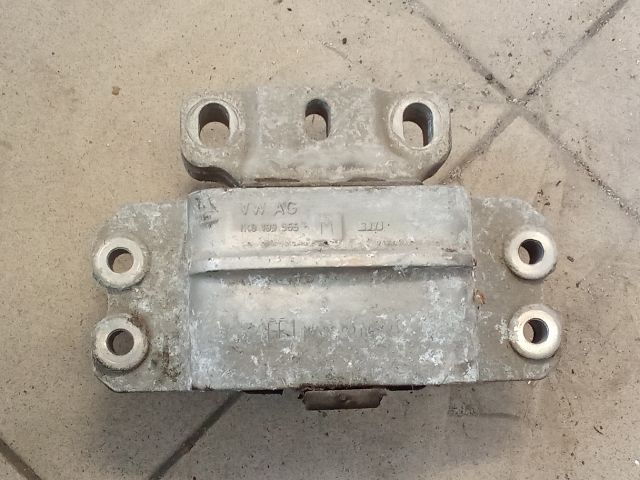 bontott VW GOLF V Motor Tartó Bak (Pozíciófüggetlen)