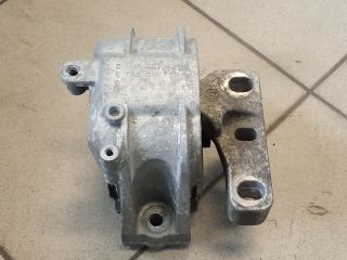 bontott VW GOLF V Motor Tartó Bak (Pozíciófüggetlen)