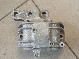 bontott VW GOLF V Motor Tartó Bak (Pozíciófüggetlen)