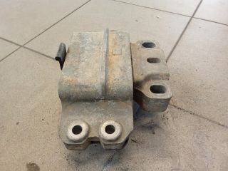 bontott VW GOLF V Motor Tartó Bak (Pozíciófüggetlen)