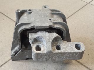bontott VW GOLF V Motor Tartó Bak (Pozíciófüggetlen)