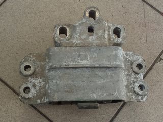 bontott VW GOLF V Motor Tartó Bak (Pozíciófüggetlen)