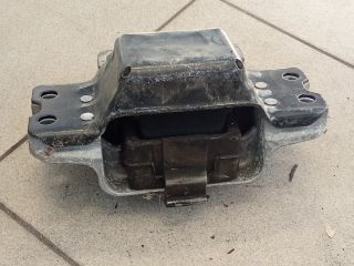 bontott VW GOLF V Motor Tartó Bak (Pozíciófüggetlen)