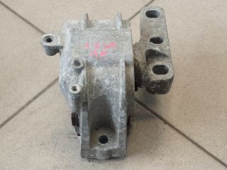 bontott VW GOLF V Motor Tartó Bak (Pozíciófüggetlen)