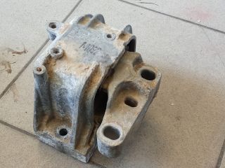 bontott VW GOLF V Motor Tartó Bak (Pozíciófüggetlen)