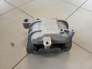 bontott VW GOLF V Motor Tartó Bak (Pozíciófüggetlen)