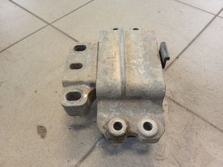 bontott VW GOLF V Motor Tartó Bak (Pozíciófüggetlen)