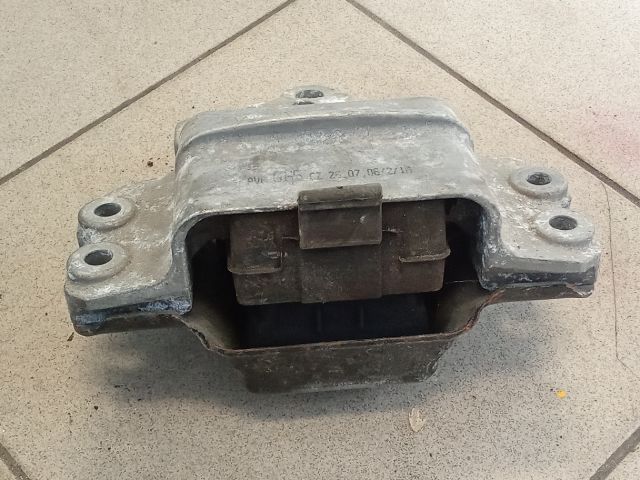 bontott VW GOLF V Motor Tartó Bak (Pozíciófüggetlen)