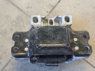 bontott VW GOLF V Motor Tartó Bak (Pozíciófüggetlen)