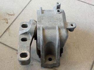 bontott VW GOLF V Motor Tartó Bak (Pozíciófüggetlen)