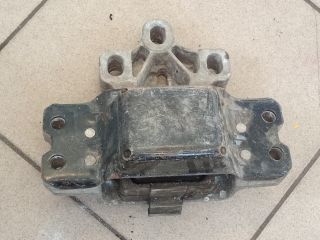 bontott VW GOLF V Motor Tartó Bak (Pozíciófüggetlen)