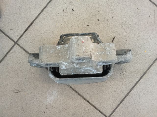 bontott VW GOLF V Motor Tartó Bak (Pozíciófüggetlen)