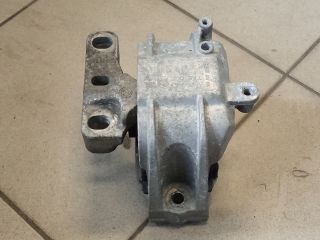 bontott VW GOLF V Motor Tartó Bak (Pozíciófüggetlen)