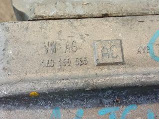 bontott VW GOLF V Motor Tartó Bak (Pozíciófüggetlen)