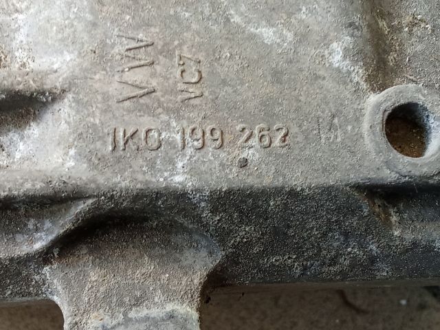 bontott VW GOLF V Motor Tartó Bak (Pozíciófüggetlen)