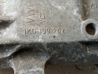 bontott VW GOLF V Motor Tartó Bak (Pozíciófüggetlen)