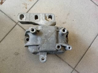 bontott VW GOLF V Motor Tartó Bak (Pozíciófüggetlen)