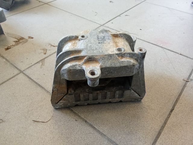 bontott VW GOLF V Motor Tartó Bak (Pozíciófüggetlen)