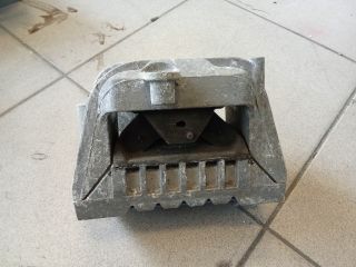 bontott VW GOLF V Motor Tartó Bak (Pozíciófüggetlen)