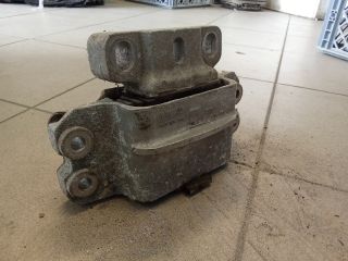 bontott VW GOLF V Motor Tartó Bak (Pozíciófüggetlen)