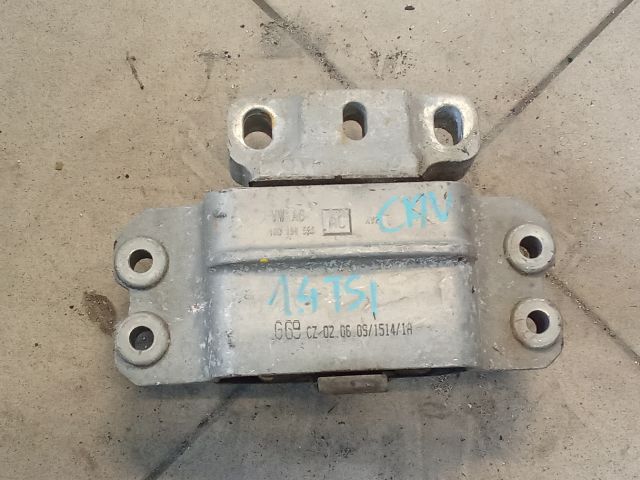 bontott VW GOLF V Motor Tartó Bak (Pozíciófüggetlen)