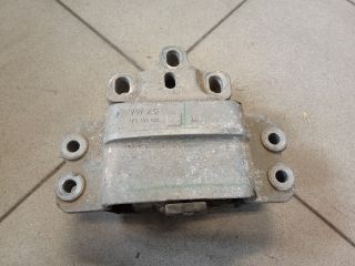 bontott VW GOLF V Motor Tartó Bak (Pozíciófüggetlen)