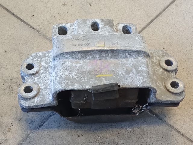 bontott VW GOLF V Motor Tartó Bak (Pozíciófüggetlen)