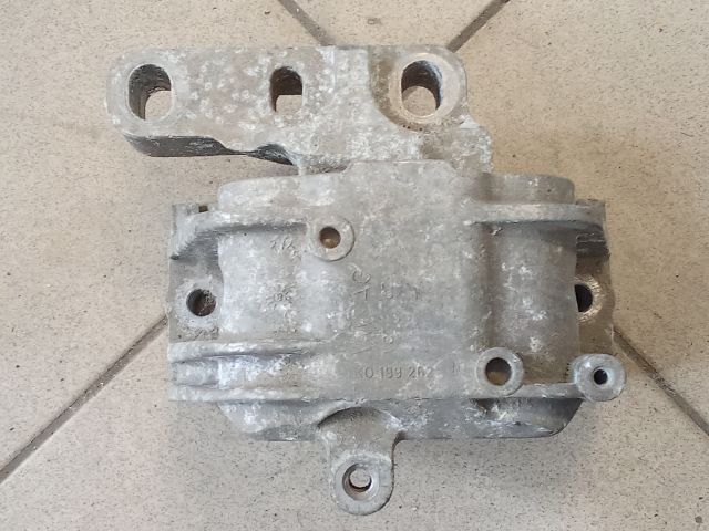 bontott VW GOLF V Motor Tartó Bak (Pozíciófüggetlen)