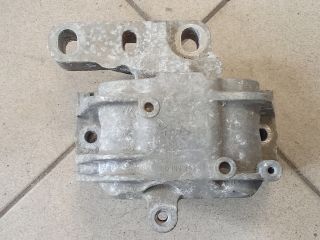 bontott VW GOLF V Motor Tartó Bak (Pozíciófüggetlen)
