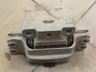 bontott VW GOLF V Motor Tartó Bak (Pozíciófüggetlen)