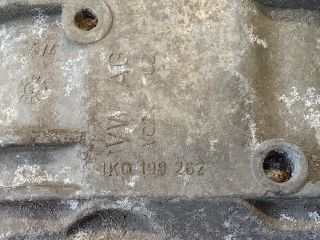 bontott VW GOLF V Motor Tartó Bak (Pozíciófüggetlen)