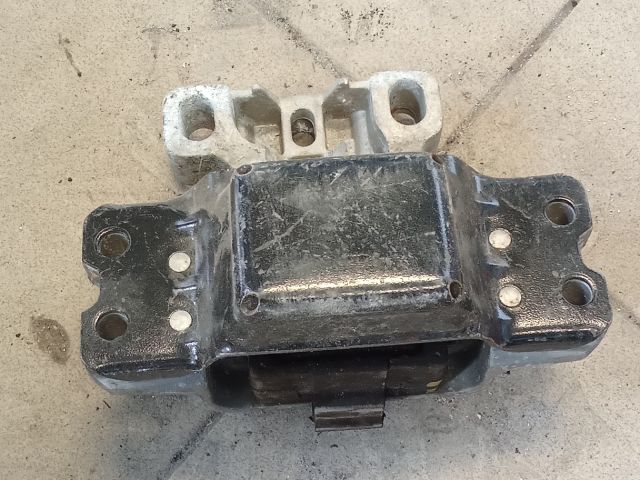 bontott VW GOLF V Motor Tartó Bak (Pozíciófüggetlen)