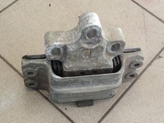 bontott VW GOLF V Motor Tartó Bak (Pozíciófüggetlen)