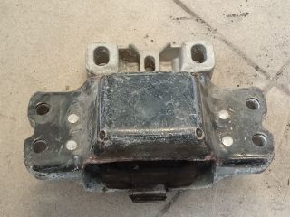 bontott VW GOLF V Motor Tartó Bak (Pozíciófüggetlen)