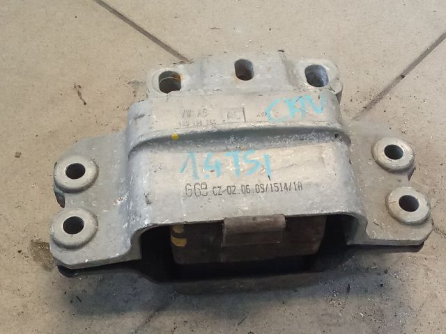 bontott VW GOLF V Motor Tartó Bak (Pozíciófüggetlen)