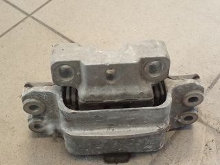bontott VW GOLF V Motor Tartó Bak (Pozíciófüggetlen)