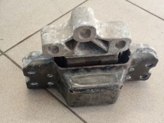bontott VW GOLF V Motor Tartó Bak (Pozíciófüggetlen)