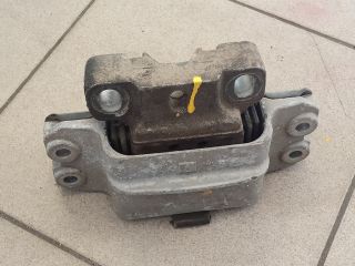 bontott VW GOLF V Motor Tartó Bak (Pozíciófüggetlen)