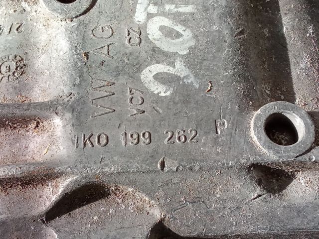 bontott VW GOLF V Motor Tartó Bak (Pozíciófüggetlen)