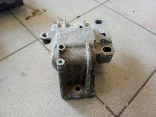 bontott VW GOLF V Motor Tartó Bak (Pozíciófüggetlen)