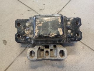 bontott VW GOLF V Motor Tartó Bak (Pozíciófüggetlen)