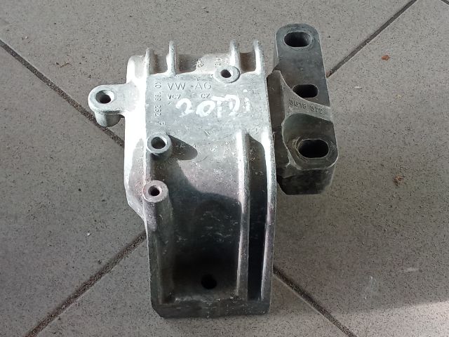 bontott VW GOLF V Motor Tartó Bak (Pozíciófüggetlen)