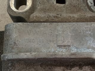 bontott VW GOLF V Motor Tartó Bak (Pozíciófüggetlen)