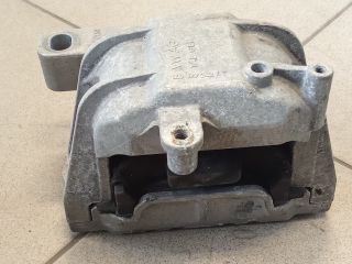 bontott VW GOLF V Motor Tartó Bak (Pozíciófüggetlen)