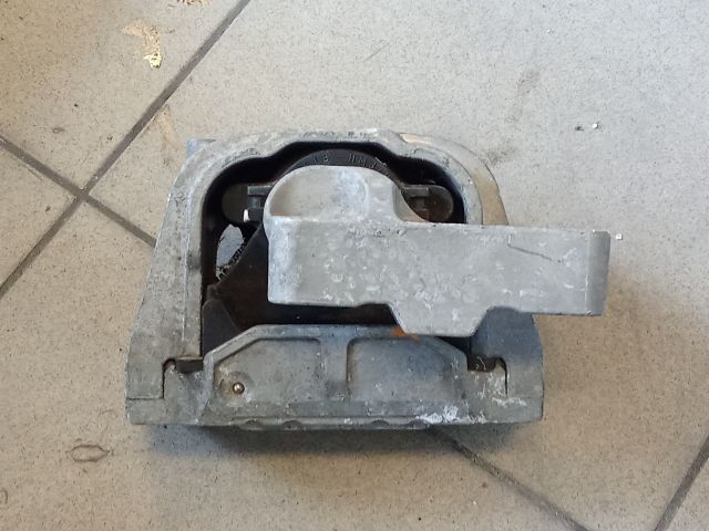 bontott VW GOLF V Motor Tartó Bak (Pozíciófüggetlen)