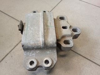bontott VW GOLF V Motor Tartó Bak (Pozíciófüggetlen)