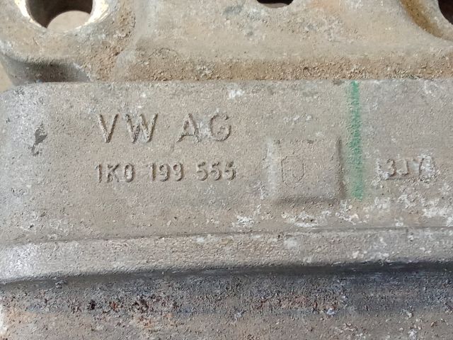 bontott VW GOLF V Motor Tartó Bak (Pozíciófüggetlen)