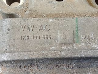 bontott VW GOLF V Motor Tartó Bak (Pozíciófüggetlen)