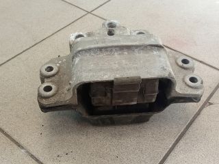 bontott VW GOLF V Motor Tartó Bak (Pozíciófüggetlen)